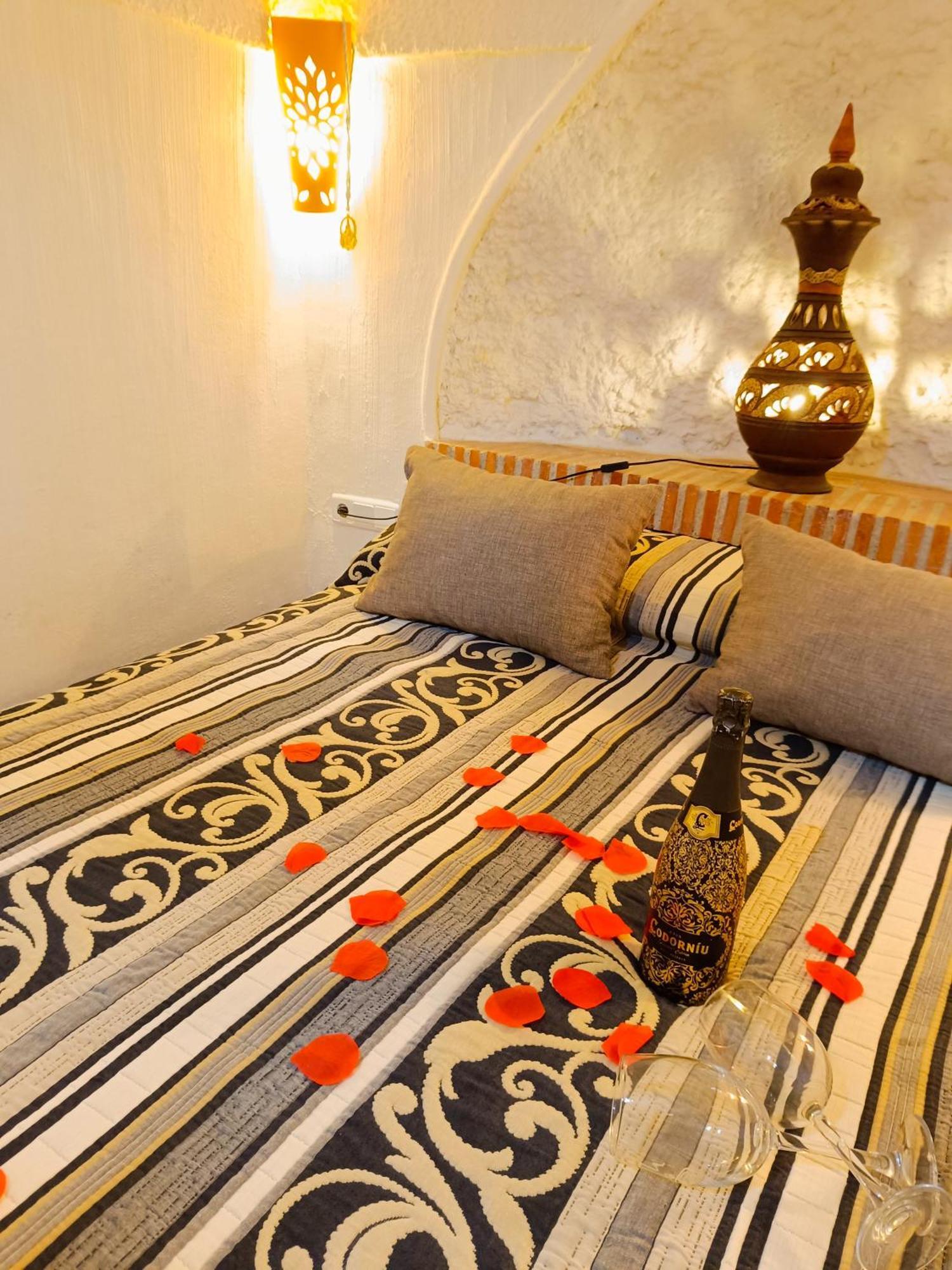 Casa Cueva The Exclusive Royal Andalusian Cave Villa Alcudia de Guadix Bagian luar foto
