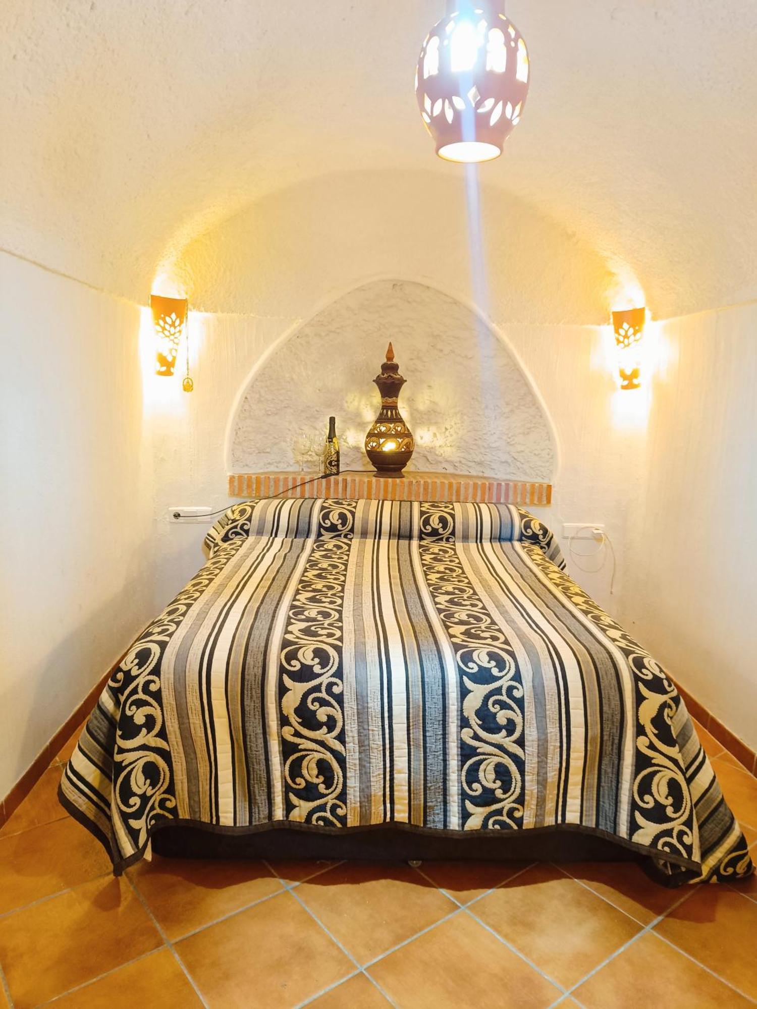 Casa Cueva The Exclusive Royal Andalusian Cave Villa Alcudia de Guadix Bagian luar foto